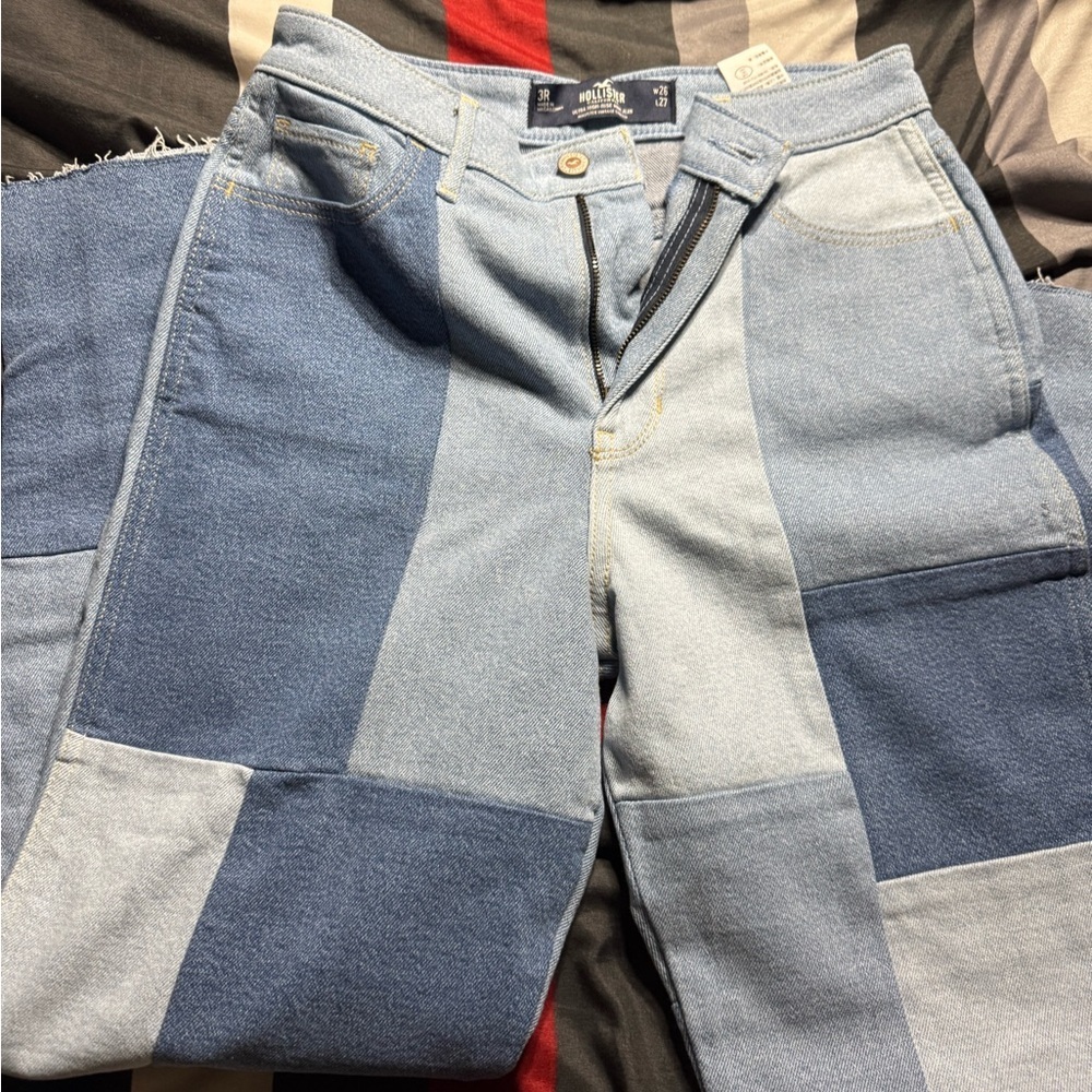 Hollister Ultra High Rise Mom Jeans